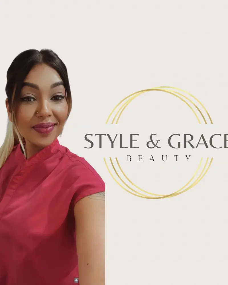 Janelle, founder of Style and Grace